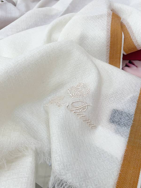 Loro Piana Scarf LPC00040 Loro Piana Scarf LPC00040